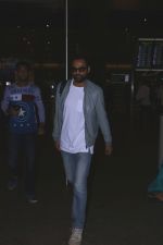 Abhay Deol Spotted At Airport on 18th July 2017 (3)_596ed73b00432.JPG