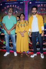 Ayushmann Khurrana, Nitesh Tiwari, Ashwiny Iyer Tiwari at the Trailer Preview Of Bareilly Ki Barfi on 19th July 2017(97)_596f890d9e17d.JPG