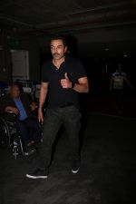 Bobby Deol Spotted At Airport on 18th July 2017 (8)_596ed79c98a34.JPG