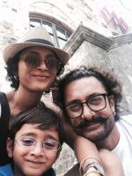 Aamir Khan spends time with family on a vacation in Italy on 20th July 2017 (4)_59718b7d05219.jpg