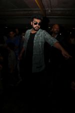 Arjun Kapoor Spotted At Airport on 22nd July 2017 (7)_59730cd51c06f.JPG