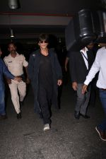 Shah Rukh Khan Spotted At Airport on 26th July 2017 (19)_59784aa5780f9.JPG