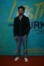 Vikrant Massey at the The Red Carpet along With Success Party Of Film Lipstick Under My Burkha on 28th July 2017 (117)_597c86d575869.JPG