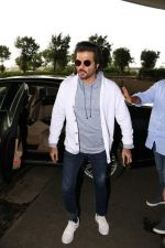 Anil Kapoor with Mubarakan team spotted at airport on 29th July 2017 (26)_597d590fbff66.JPG