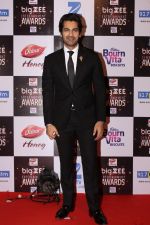 Arjan Bajwa At Red Carpet Of Big Zee Entertainment Awards 2017 on 29th July 2017 (93)_597d900e4de9f.JPG