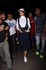 Jacqueline Fernandez spotted at airport on 29th July 2017 (14)_597d5a2c1d173.JPG