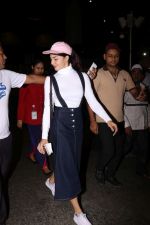 Jacqueline Fernandez spotted at airport on 29th July 2017 (9)_597d5a24e6e06.JPG