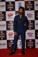Shahid Kapoor At Red Carpet Of Big Zee Entertainment Awards 2017 on 29th July 2017 (92)_597d92ce28ea4.JPG