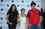 Asha Bhosle at the Launch OF Zanai Bhosle_s iAzre, Apple Store on 30th July 2017 (24)_597ea8f4ab436.JPG