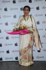 Asha Bhosle at the Launch OF Zanai Bhosle_s iAzre, Apple Store on 30th July 2017 (57)_597ea8fd80c48.JPG