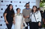 Asha Bhosle, Jackie Shroff at the Launch OF Zanai Bhosle_s iAzre, Apple Store on 30th July 2017 (41)_597eab728a80f.JPG