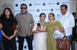 Asha Bhosle, Jackie Shroff at the Launch OF Zanai Bhosle_s iAzre, Apple Store on 30th July 2017 (67)_597eab7556f2c.JPG