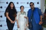 Asha Bhosle, Shankar Mahadevan  at the Launch OF Zanai Bhosle_s iAzre, Apple Store on 30th July 2017 (57)_597eabf893513.JPG