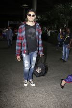 Sidharth Malhotra Spotted At Airport on 31st July 2017 (4)_597eee8488223.JPG