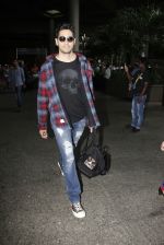Sidharth Malhotra Spotted At Airport on 31st July 2017 (5)_597eee8712da0.JPG