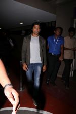 Farhan Akhtar Spotted At Airport on 2nd Aug 2017 (12)_59817bd1ae8d8.JPG