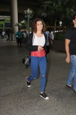 Taapsee Pannu At International Airport on 2nd Aug 2017 (5)_5981828cb009f.JPG