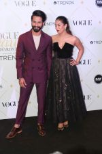 Mira Rajput, Shahid Kapoor at The Red Carpet Of Vogue Beauty Awards 2017 on 2nd Aug 2017 (146)_5982a70ea3a67.JPG