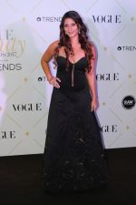 Tanisha Mukherjee at The Red Carpet Of Vogue Beauty Awards 2017 on 2nd Aug 2017 (49)_5982a87f083aa.JPG