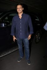 Vivek Oberoi Spotted Airport on 2nd Aug 2017 (12)_5982ad65abe09.JPG