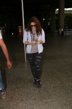 Huma Qureshi Spotted At Airport on 3rd Aug 2017 (7)_5985b0f154050.JPG