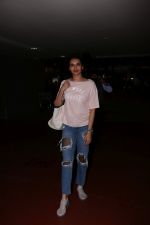 Karishma Tanna Spotted At Airport on 5th Aug 2017 (3)_5985b84e7d475.JPG