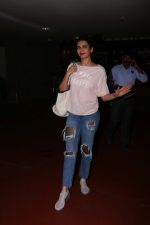 Karishma Tanna Spotted At Airport on 5th Aug 2017 (6)_5985b85ee1973.JPG
