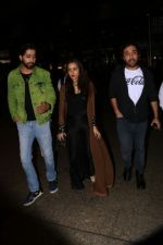 Shraddha Kapoor, Ankur Bhatia Spotted At Airport on 4th Aug 2017 (19)_5985c5990cfce.JPG