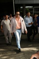 Govinda Spotted At Airport on 7th Aug 2017 (7)_598953e465de9.JPG