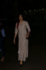 Adah Sharma Spotted At Airport on 9th Aug 2017 (4)_598accde4dcfe.JPG