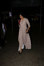 Adah Sharma Spotted At Airport on 9th Aug 2017 (8)_598acce06927b.JPG