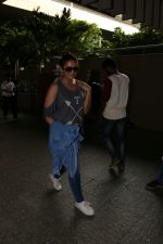 Huma Qureshi spotted at airport on 8th Aug 2017 (10)_598aa1d5cff7a.jpg