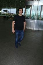 Arbaaz Khan Spotted At Airport on 12th Aug 2017 (5)_598f3c8793f55.JPG