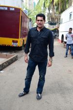 Omung Kumar at Sunny Leone_s Item Song Shoot On Location For Film Bhoomi on 12th Aug 2017  (3)_599170d3ea815.JPG