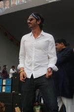 Arjun Rampal at the Song Launch Of Film Daddy In Dahi Handi Celebration on 15th Aug 2017 (80)_5993e5f18d9e7.JPG
