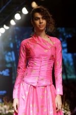 Model at the Ramp Walk For LFW 2017 on 16th AUg 2017 (25)_599564ee77fbc.JPG