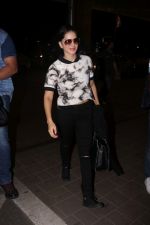 Sunny Leone Spotted At Airport on 16th Aug 2017 (4)_5995a06244075.JPG
