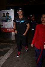 _Sushant Singh Rajput Spotted At Airport on 16th Aug 2017 (8)_59959e6ca7e05.JPG