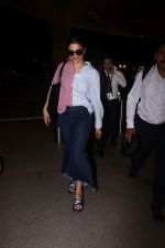 Deepika Padukone Spotted At Airport on 18th Aug 2017 (1)_599848ffe6fa0.JPG