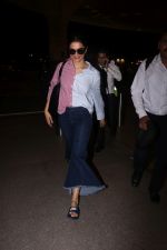 Deepika Padukone Spotted At Airport on 18th Aug 2017 (2)_599849008d256.JPG
