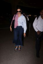 Deepika Padukone Spotted At Airport on 18th Aug 2017 (4)_599849020295d.JPG