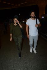 Shruti Haasan Spotted At Airport on 18th Aug 2017 (9)_5998544912d22.JPG