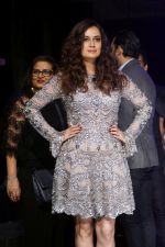 Dia Mirza as Guest For Manish Malhotra At LFW Winter Festive 2017 on 20th Aug 2017 (73)_599aa2894fe35.JPG
