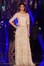 Diana Penty as Guest For Manish Malhotra At LFW Winter Festive 2017 on 20th Aug 2017 (110)_599aa2a489658.JPG
