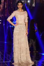 Diana Penty as Guest For Manish Malhotra At LFW Winter Festive 2017 on 20th Aug 2017 (115)_599aa2a7875eb.JPG