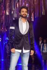 Jackky Bhagnani as Guest For Manish Malhotra At LFW Winter Festive 2017 on 20th Aug 2017 (125)_599aa3644bbb5.JPG