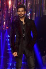 Karan Tacker as Guest For Manish Malhotra At LFW Winter Festive 2017 on 20th Aug 2017 (154)_599aa396aacdc.JPG