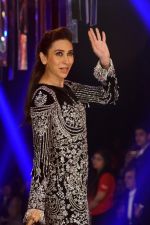 Karisma Kapoor as Guest For Manish Malhotra At LFW Winter Festive 2017 on 20th Aug 2017 (1)_599aa246ae05d.JPG