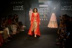 Taapsee Pannu Walks Ramp For Divya Reddy At LFW Winter Festive 2017 on 20th Aug 2017 (9)_599a8c871a999.JPG