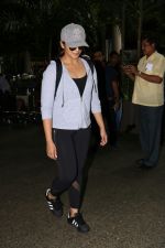 Huma Qureshi Spotted At Airport on 21st Aug 2017 (1)_599bcd9d7816f.JPG